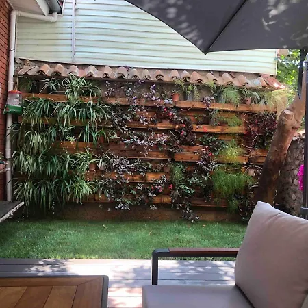 Private 100m2 Detached With Castle Garden Vilă *