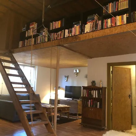 וילה Private 100m2 Detached With Castle Garden *
