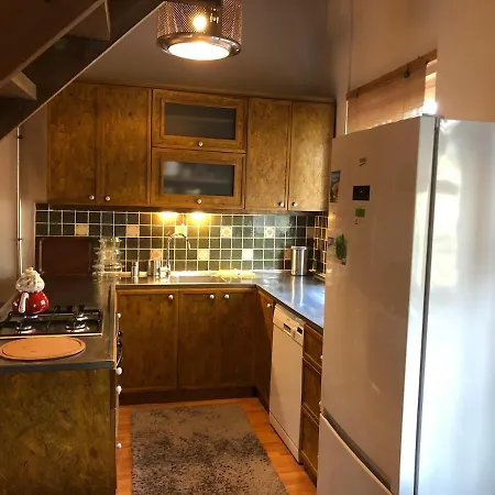 Private 100m2 Detached With Castle Garden Βίλα
