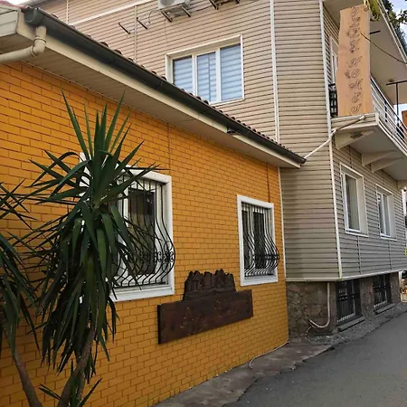 Private 100m2 Detached With Castle Garden Βίλα *