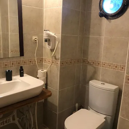 Private 100m2 Detached With Castle Garden Βίλα